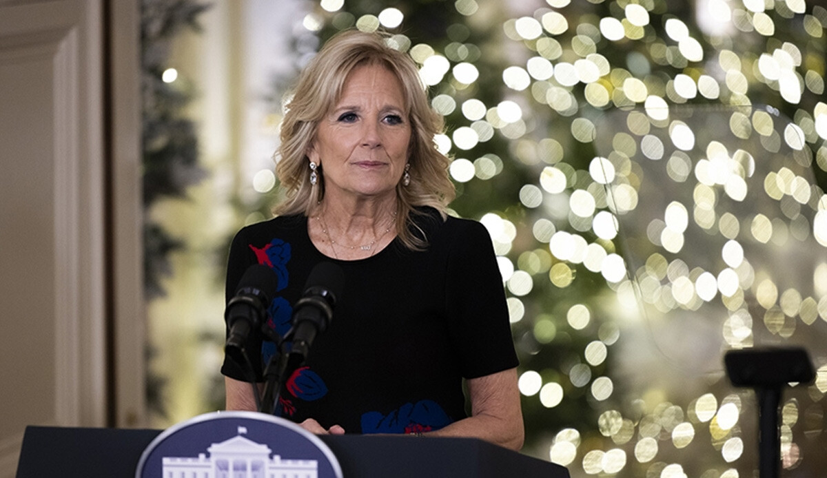 Biden'ın eşi ameliyat oldu: Kanser lezyonları temizlendi Biden'ın eşi ameliyat oldu: Kanser lezyonları temizlendi