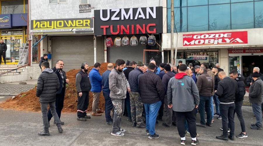 7 binlik kirayı 20 bin liraya çıkarttı, yine memnun olmadı! Dükkanın önüne kamyon dolusu kum yığdı 7 binlik kirayı 20 bin liraya çıkarttı, yine memnun olmadı! Dükkanın önüne kamyon dolusu kum yığdı