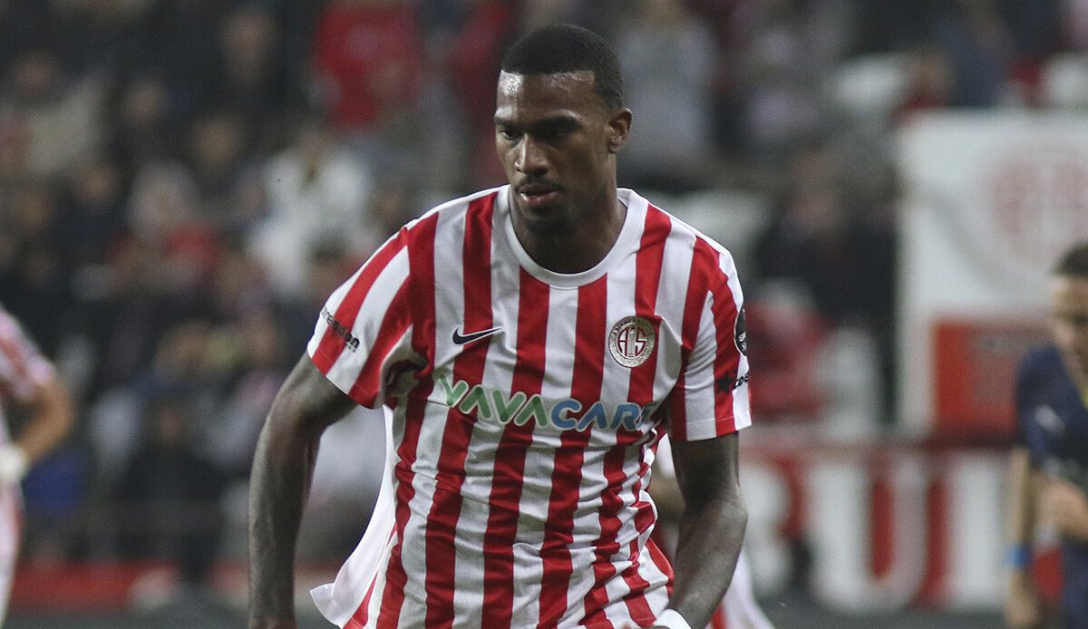 Haji Wright savaşı! Fenerbahçe ile Galatasaray, Antalyaspor'un golcüsü için kapışıyor Haji Wright savaşı! Fenerbahçe ile Galatasaray, Antalyaspor'un golcüsü için kapışıyor