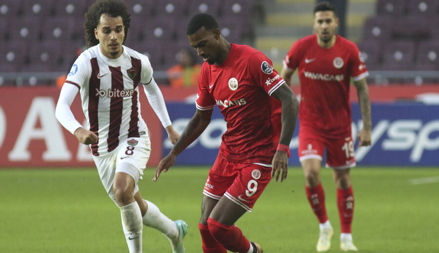 Haji Wright savaşı! Fenerbahçe ile Galatasaray, Antalyaspor'un golcüsü için kapışıyor Haji Wright savaşı! Fenerbahçe ile Galatasaray, Antalyaspor'un golcüsü için kapışıyor