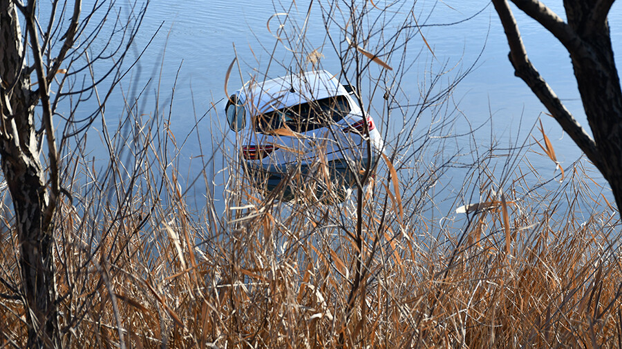 Babasının 4 gün önce aldığı arabayı Kızılırmak'a düşürdü