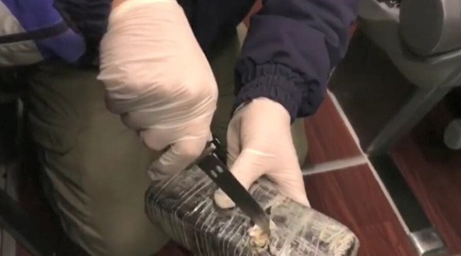 Zehir tacirlerinden akılalmaz yöntem: İpi çektiler uyuşturucu zulaları fışkırdı