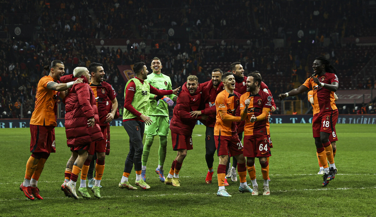 Aslan'ın 8. harikası... Galatasaray, Hataspor'u da seriye ekledi Aslan'ın 8. harikası... Galatasaray, Hataspor'u da seriye ekledi