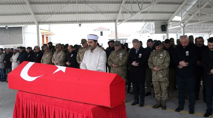 Fırat Kalkanı şehidine son görev Fırat Kalkanı şehidine son görev