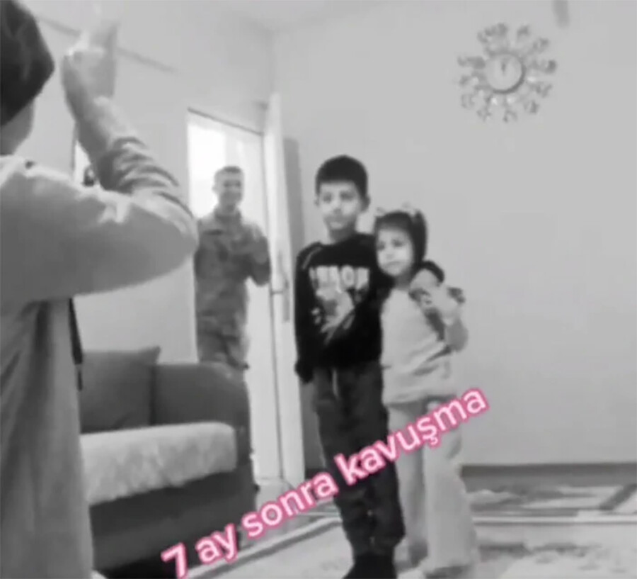 Operasyondan dönen askerin 7 ay sonra çocukları ile kavuşma anı