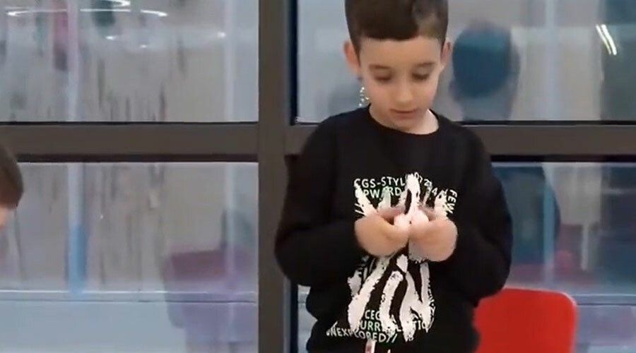 Babası Bartın’daki maden faciasında yaralanmıştı: Beytullah okula hastane sınıfında başladı