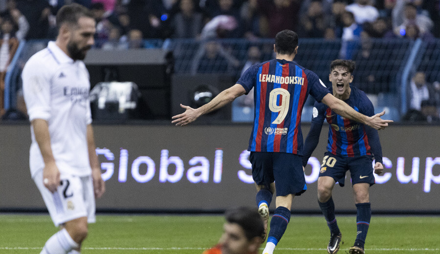 Real Madrid - Barcelona (1-3 Süper Kupa Özet) Xavi'nin teknik direktörlük kariyerinde ilk