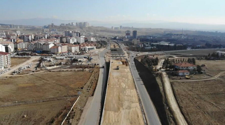 43 ilin geçiş güzergahında… Kilit kavşakta sona yaklaşılıyor: Bakan Karaismailoğlu tarih verdi! 43 ilin geçiş güzergahında… Kilit kavşakta sona yaklaşılıyor: Bakan Karaismailoğlu tarih verdi!