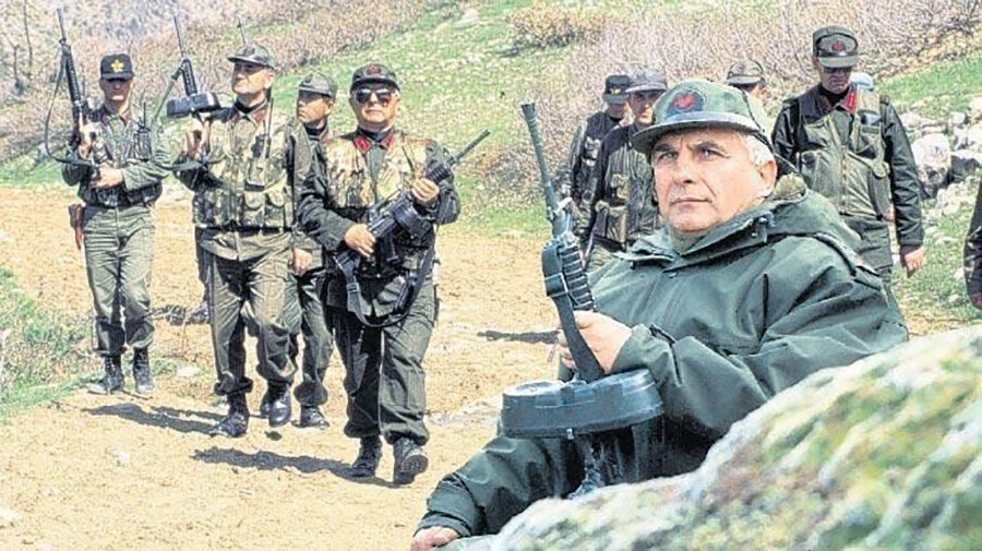 Emekli Korgeneral Hasan Kundakçı'nın Kıbrıs'ta verdiği emri torunu anlattı Emekli Korgeneral Hasan Kundakçı'nın Kıbrıs'ta verdiği emri torunu anlattı