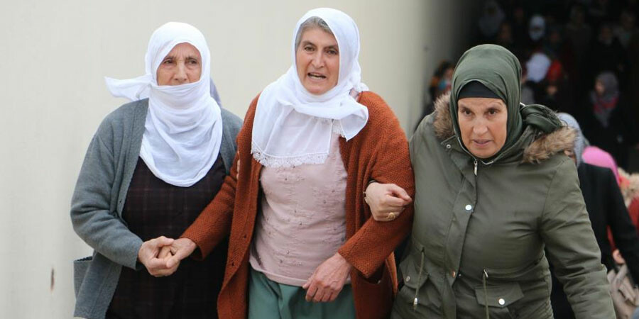 Diyarbakır annelerinin sembolüydü... Hacire Akar'ın oğlu intihar etti: Örgüt peşini bırakmadı Diyarbakır annelerinin sembolüydü... Hacire Akar'ın oğlu intihar etti: Örgüt peşini bırakmadı