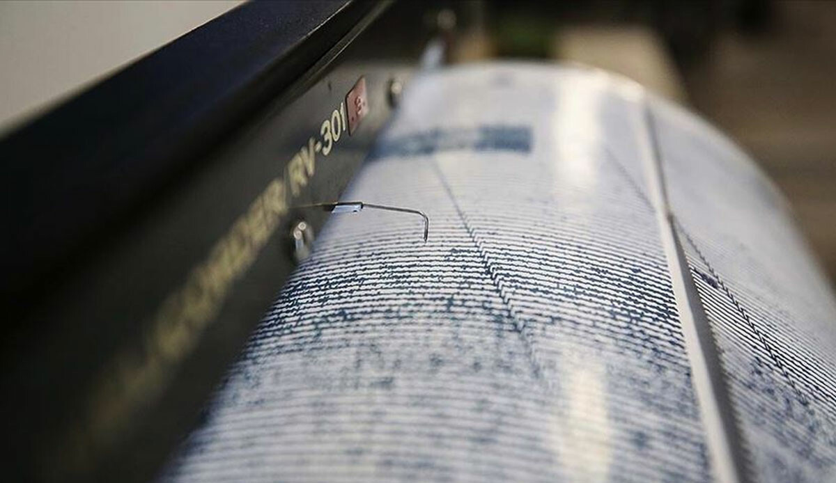 Son dakika! Marmara'da korkutan deprem: İstanbul'dan da hissedildi Son dakika! Marmara'da korkutan deprem: İstanbul'dan da hissedildi