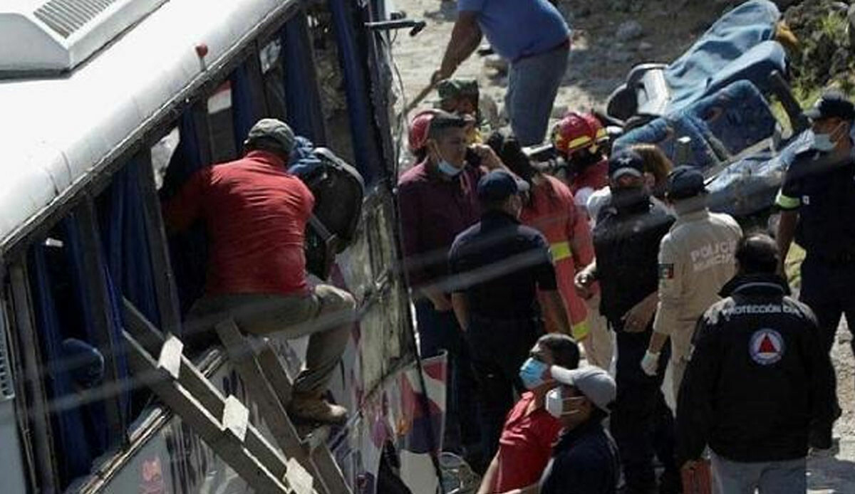 Meksika&#039;da dehşet kaza! Minibüs uçuruma yuvarlandı: 3 ölü, 35 yaralı