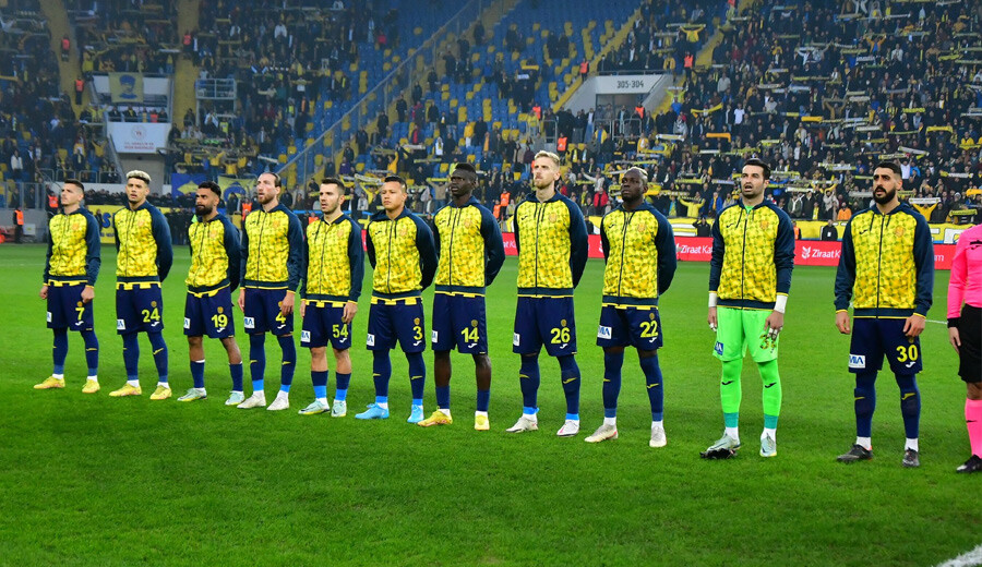 Ankaragücü Beşiktaş'ı penaltılarla eledi, Kupa'da adını çeyrek finale yazdırdı Ankaragücü Beşiktaş'ı penaltılarla eledi, Kupa'da adını çeyrek finale yazdırdı