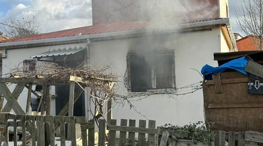 Talihsizliğin böylesi… Önce yıkıldı, sonra yandı: ‘Evde oturmak nasip olmadı’
