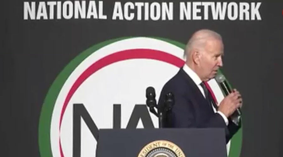 Biden gaflarına bir yenisini ekledi: Kimin doğum gününü kutladığını unuttu, şarkıyı yarıda kesti Biden gaflarına bir yenisini ekledi: Kimin doğum gününü kutladığını unuttu, şarkıyı yarıda kesti