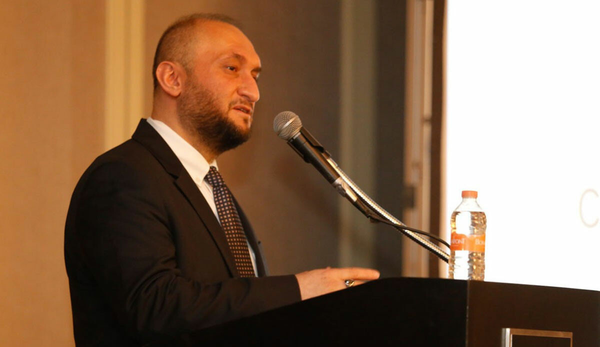 Zincir market CEO'sundan beklenmedik çıkış: Küçük esnafı işaret etti Zincir market CEO'sundan beklenmedik çıkış: Küçük esnafı işaret etti