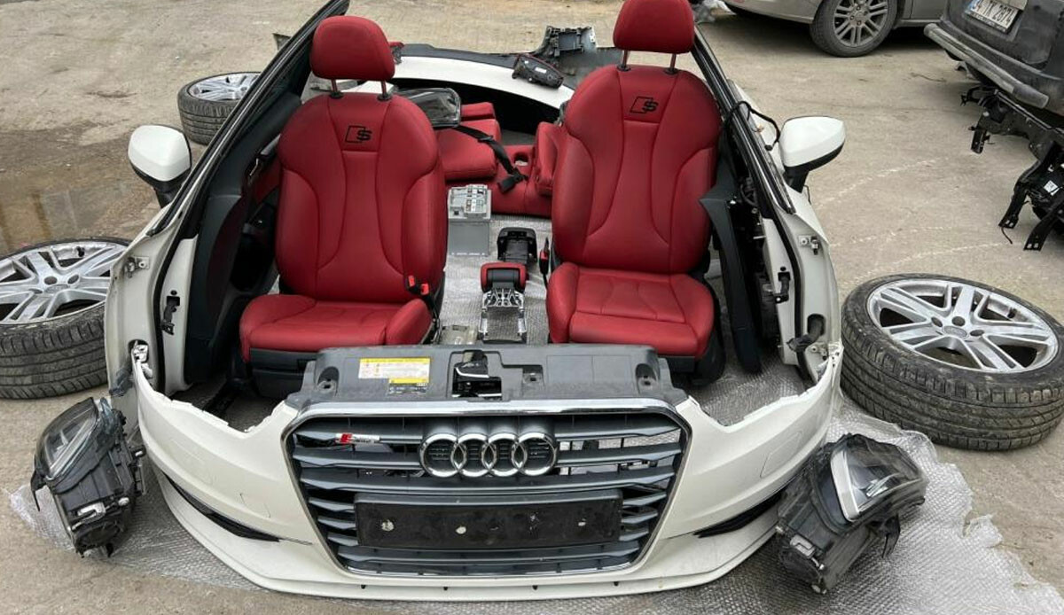 Lüks otomobilde ‘yedek anahtar’ oyunu: Önce sattı, sonra çalıp parçaladı