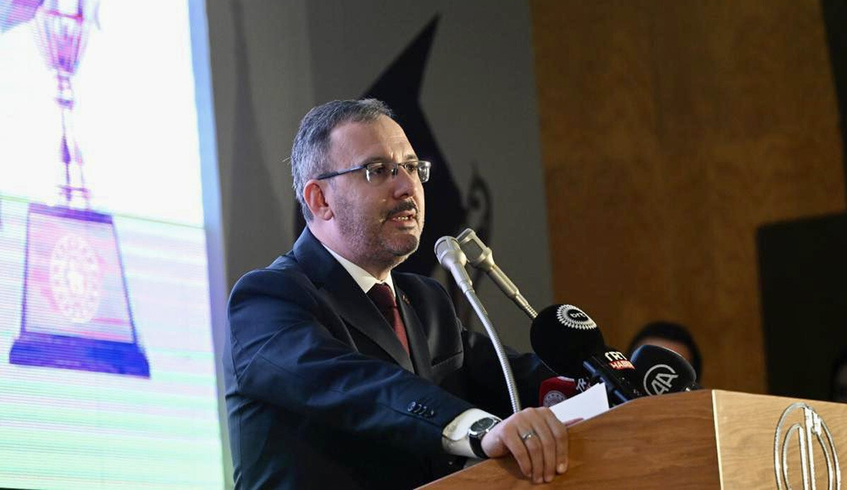 Bakan Kasapoğlu yabancı hakeme karşı; "Ben bu ülkenin evlatlarına güveniyorum" Bakan Kasapoğlu yabancı hakeme karşı; "Ben bu ülkenin evlatlarına güveniyorum"