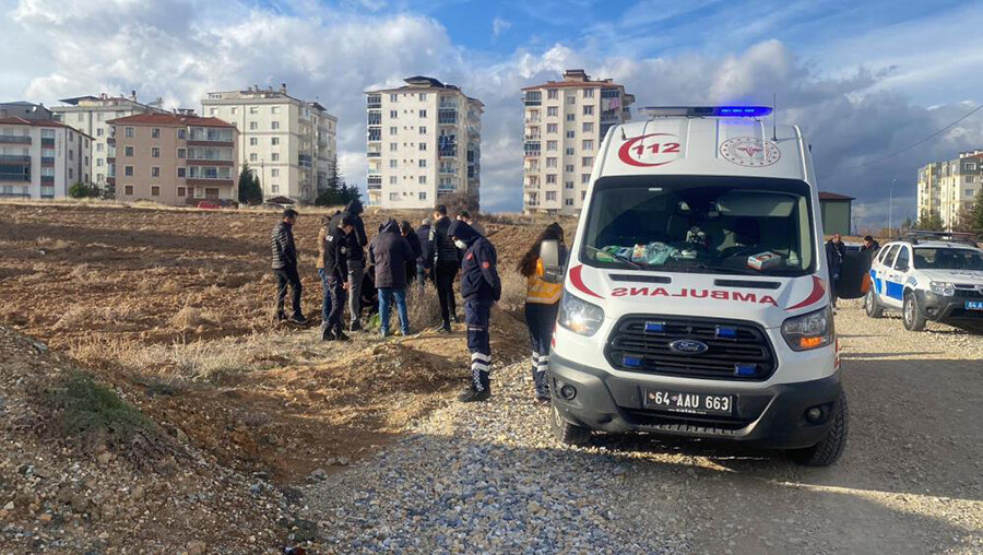Uşak'ta kan donduran olay! Boş araziye bırakılan çantadan bebek cesedi çıktı Uşak'ta kan donduran olay! Boş araziye bırakılan çantadan bebek cesedi çıktı