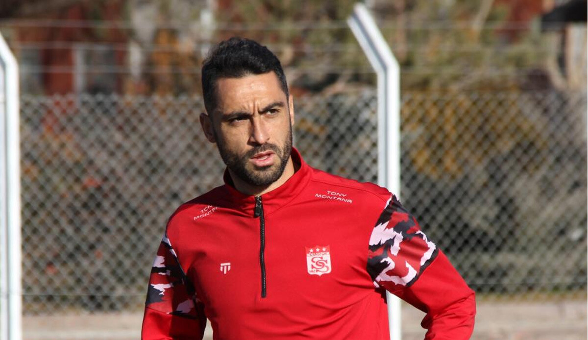 Uğur Çiftçi Galatasaray transferinde son durumu Rıza Çalımbay açıkladı Uğur Çiftçi Galatasaray transferinde son durumu Rıza Çalımbay açıkladı