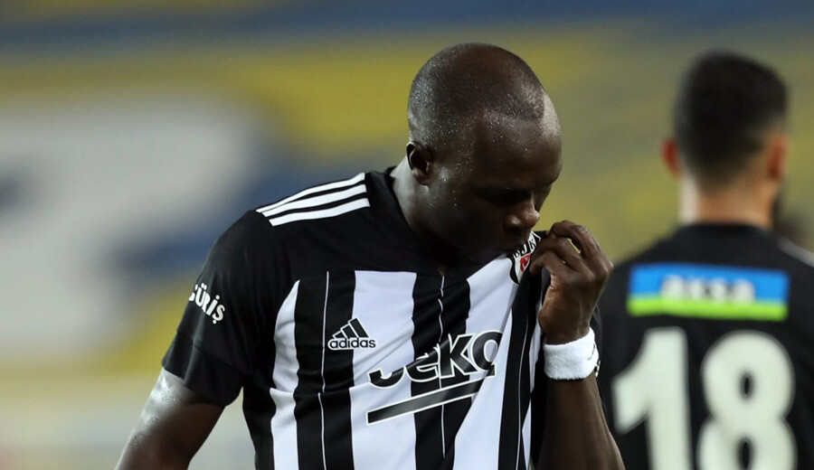 Aboubakar sabaha karşı geliyor, Beşiktaş taraftarı golcüsüne kavuşuyor Aboubakar sabaha karşı geliyor, Beşiktaş taraftarı golcüsüne kavuşuyor