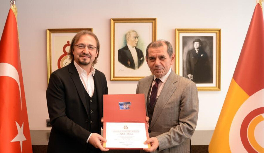 Okan Buruk ve Ayhan Akman Galatasaray Spor Kulübü üyesi oldu