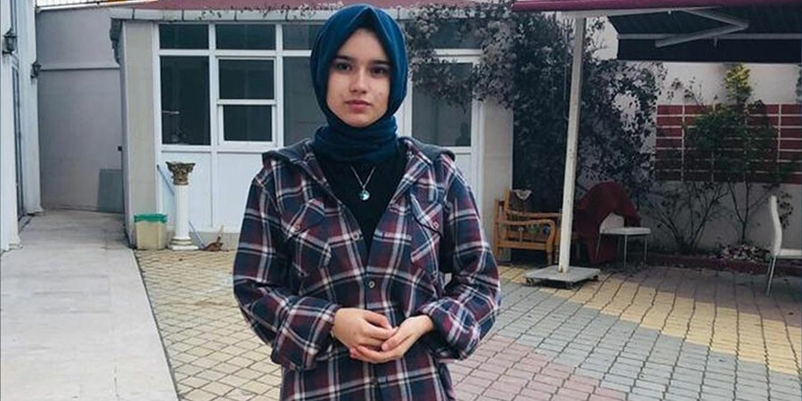 Başıboş köpekler yine dehşet saçtı: Dershaneye giderken saldırıya uğradı, mahalleli kurtardı Başıboş köpekler yine dehşet saçtı: Dershaneye giderken saldırıya uğradı, mahalleli kurtardı