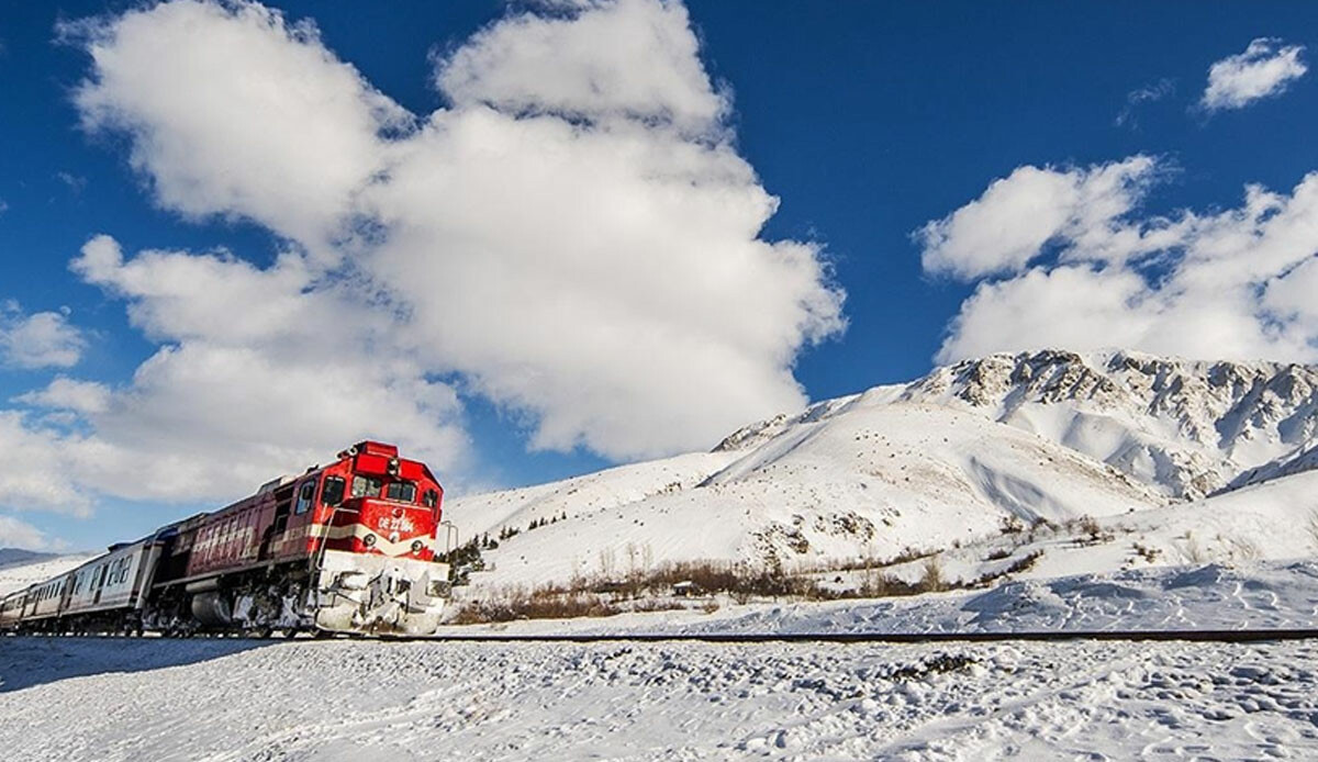 Bakanlık duyurdu, yarın başlıyor! Kars-Erzurum Turistik Ekspresi'nde ilk sefer Bakanlık duyurdu, yarın başlıyor! Kars-Erzurum Turistik Ekspresi'nde ilk sefer