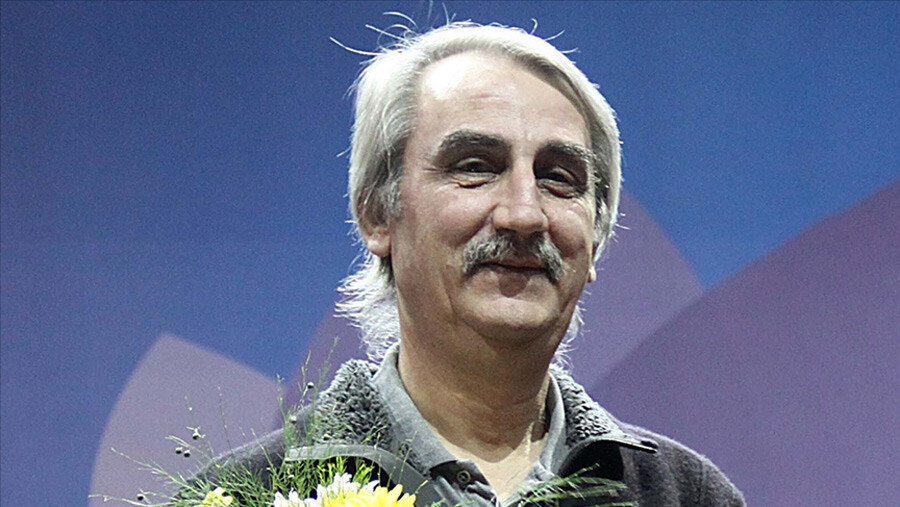 ‘Bizimkiler’ dizisinin usta yönetmeni Yalçın Yelence hayatını kaybetti ‘Bizimkiler’ dizisinin usta yönetmeni Yalçın Yelence hayatını kaybetti