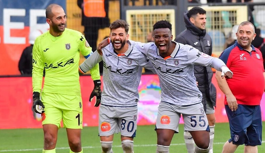 Youssouf Ndayishimiye Medipol Başakşehir'den Nice'e transfer oldu; 14 milyon euro! Youssouf Ndayishimiye Medipol Başakşehir'den Nice'e transfer oldu; 14 milyon euro!