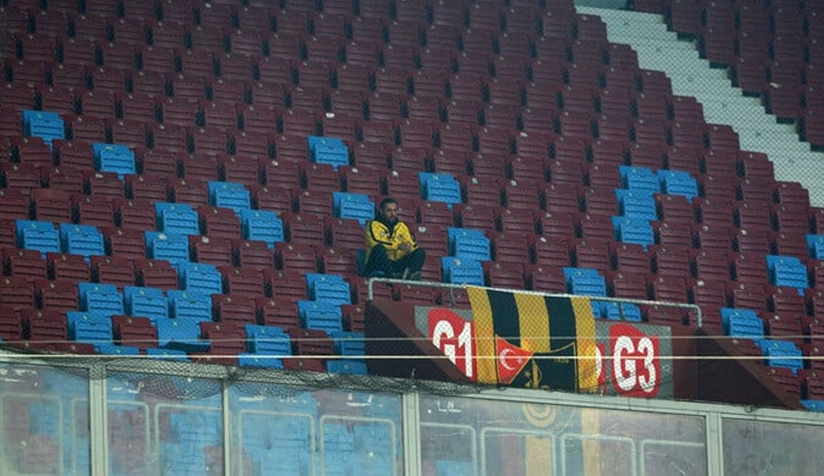 Kim olduğu ortaya çıktı! İstanbulspor taraftarı tek başına Trabzon deplasmanında Kim olduğu ortaya çıktı! İstanbulspor taraftarı tek başına Trabzon deplasmanında