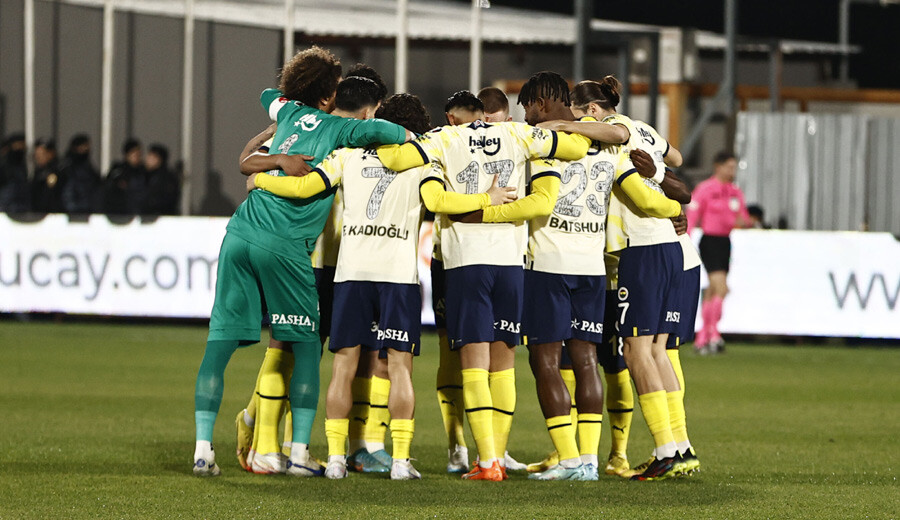 Erol Bilecik: "Fenerbahçe resmen sahada hakem tarafından ince ince doğrandı" Erol Bilecik: "Fenerbahçe resmen sahada hakem tarafından ince ince doğrandı"