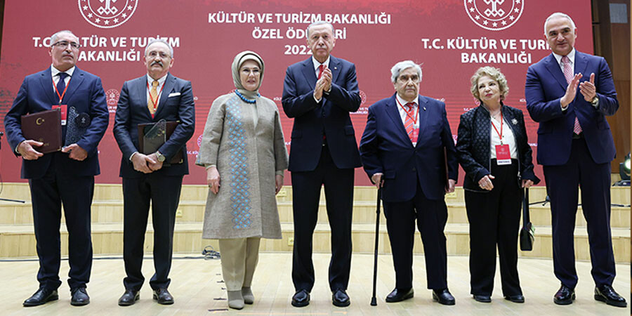 Son dakika: Cumhurbaşkanı Erdoğan'dan Türk kültürü mesajı: İklimini tek tipleştiren mahalle baskısını reddediyoruz Son dakika: Cumhurbaşkanı Erdoğan'dan Türk kültürü mesajı: İklimini tek tipleştiren mahalle baskısını reddediyoruz