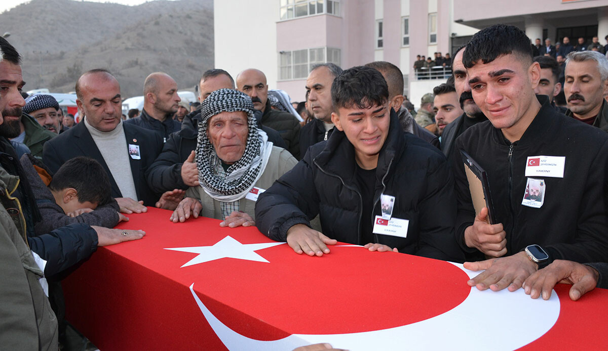 Şırnaklı şehit korucunun oğlu: Bizi sahipsiz bırakmasınlar Şırnaklı şehit korucunun oğlu: Bizi sahipsiz bırakmasınlar