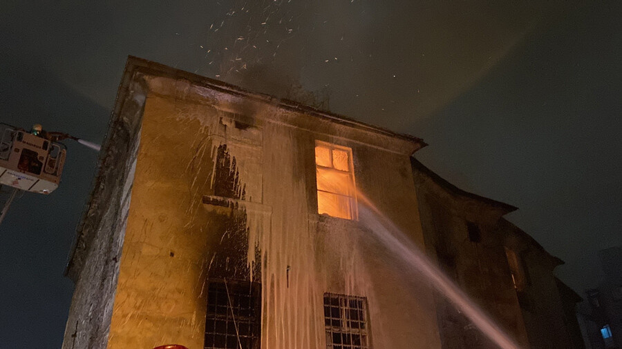 Karaköy'deki Surp Pırgiç Ermeni Katolik Kilisesi'nin lojmanında yangın: 2 ölü