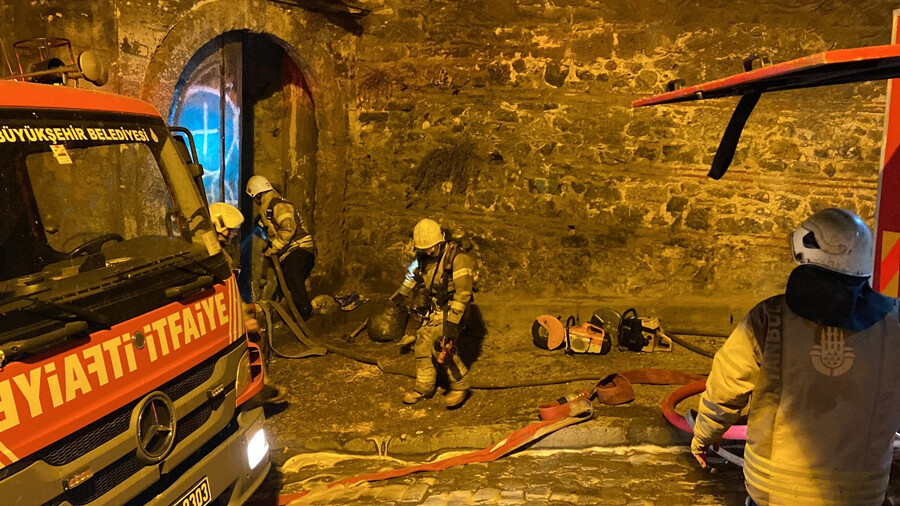 Karaköy'deki Surp Pırgiç Ermeni Katolik Kilisesi'nin lojmanında yangın: 2 ölü