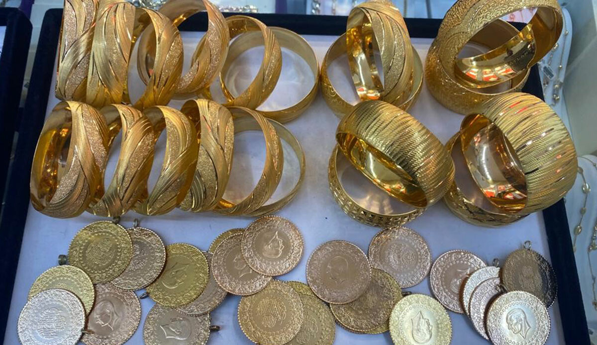 'Az da olsa alın' diyen kuyumcular tarih verdi! Gram ve çeyrek altında yatırım yapan kazanıyor