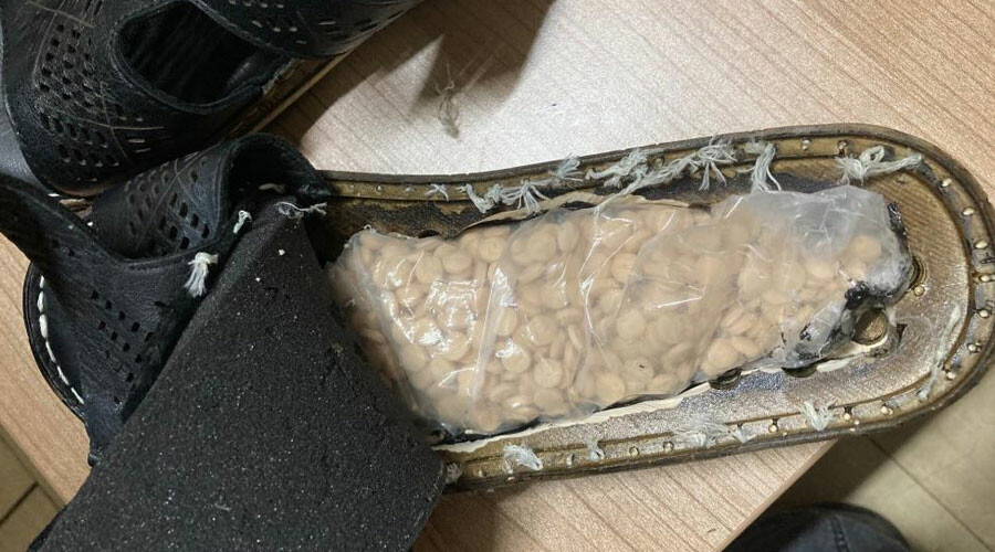 Şeytanın aklına gelmez! Uyuşturucu tacirlerinden akılalmaz yöntemler: Gitar kılıfından terlik tabanına…