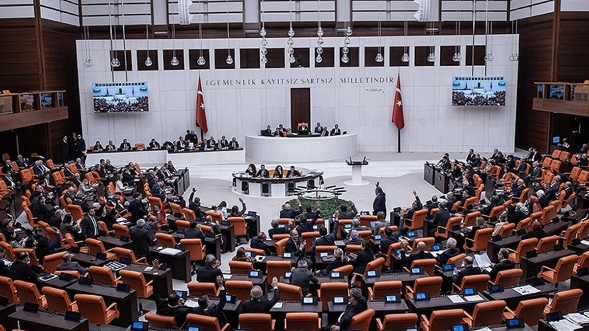 Son Dakika... EYT yasa teklifi Meclis&#039;te imzaya açıldı