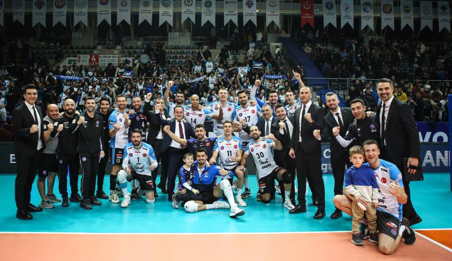 Halkbank grubunu lider tamamladı CEV Şampiyonlar Ligi’nde adını çeyrek finale yazdırdı