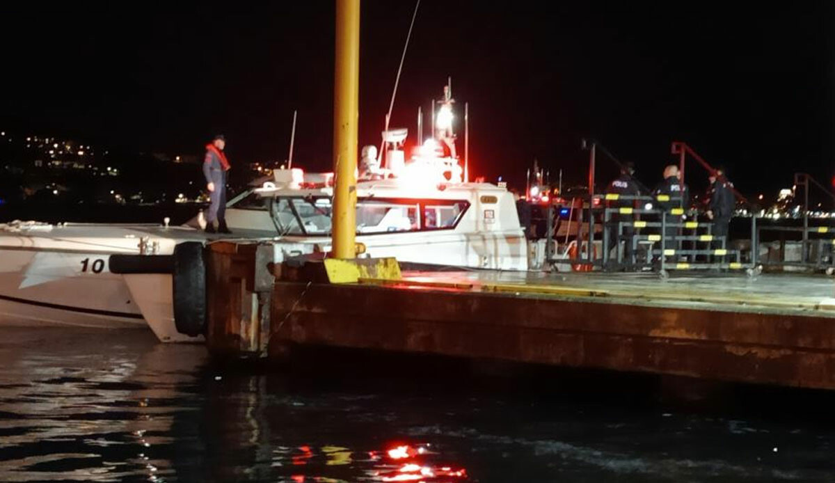 15 Temmuz Şehitler Köprüsü’nde korku dolu dakikalar! Polisin iknaları bile işe yaramadı: Denize atladı, uzun süre bulunamadı
