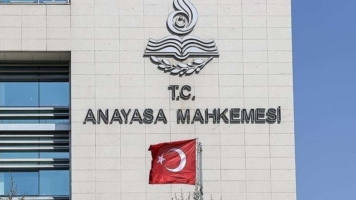 Son Dakika... AYM'den HDP'nin 'Karar ertelensin' talebine ret Son Dakika... AYM'den HDP'nin 'Karar ertelensin' talebine ret