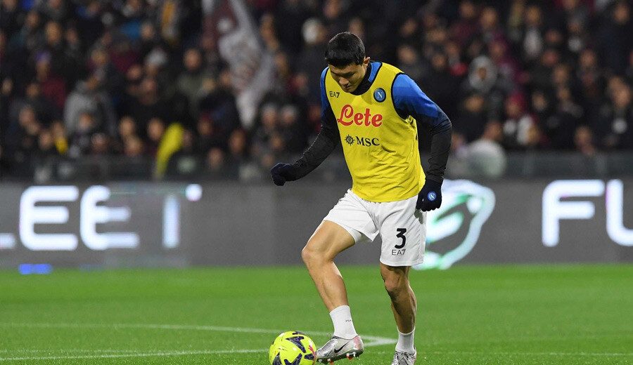 Napoli yıldız stoperi Kim Min-jae'yi Manchester United'a kaptırmak üzere
