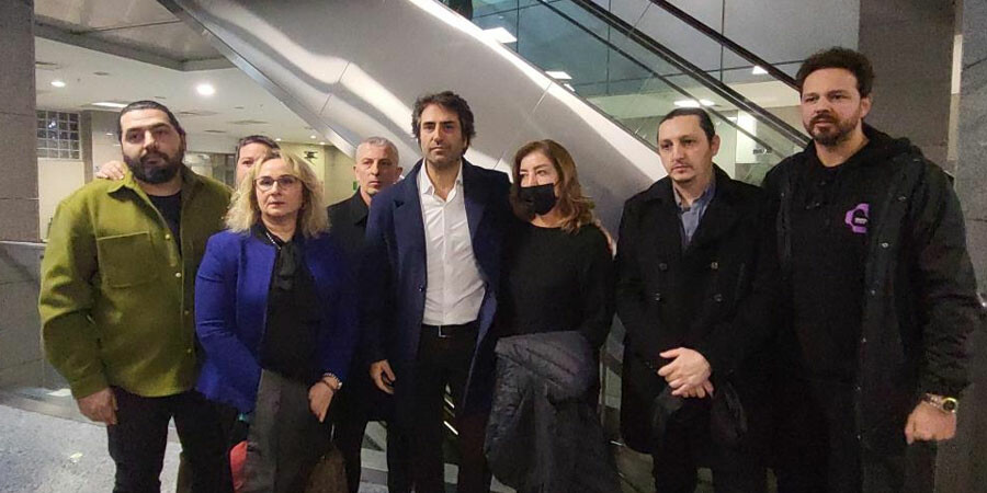 Mahsun Kırmızıgül'ün 'Prestij Mesele'si davasında tartışma: Topaloğlu kardeşler birbirine girdi Mahsun Kırmızıgül'ün 'Prestij Mesele'si davasında tartışma: Topaloğlu kardeşler birbirine girdi