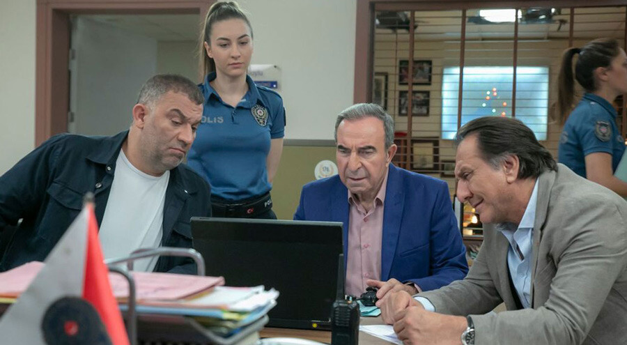 Arka Sokaklar’da Rıza Baba depremi: Bir devir kapandı, usta oyuncu 17 yıldır rol aldığı diziden ayrıldı