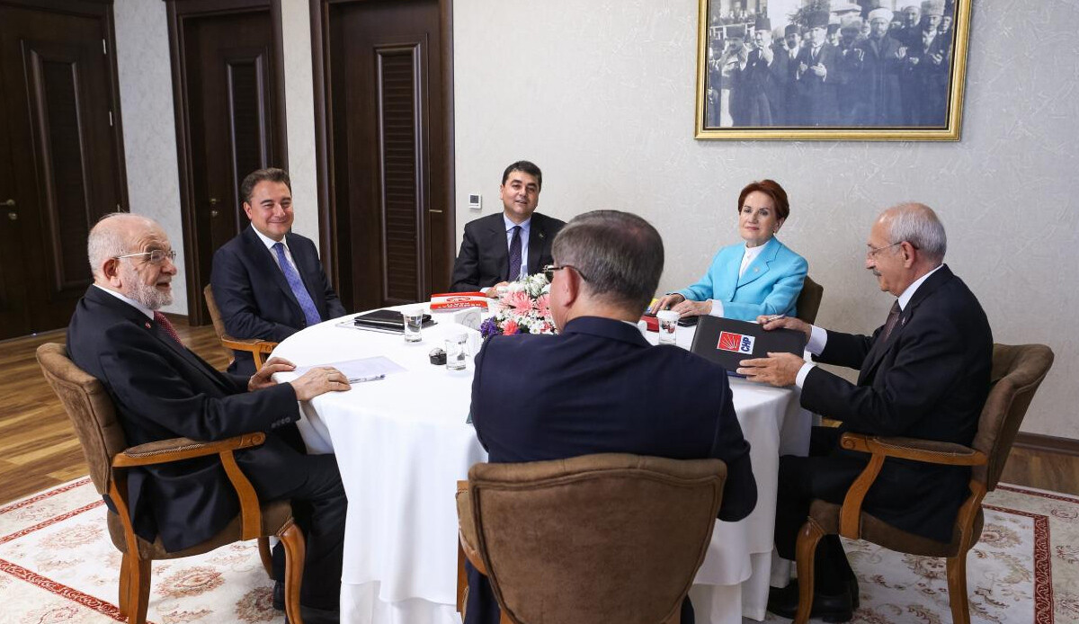 11'inci defa toplanıyorlar: Altılı Masa ilk kez aday ismi konuşacak 11'inci defa toplanıyorlar: Altılı Masa ilk kez aday ismi konuşacak
