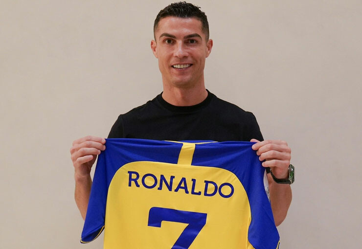 216 farklı bileşen ve 27 mücevherden tasarlandı... Al Nassr'dan Ronaldo'ya servet değerinde hediye 216 farklı bileşen ve 27 mücevherden tasarlandı... Al Nassr'dan Ronaldo'ya servet değerinde hediye
