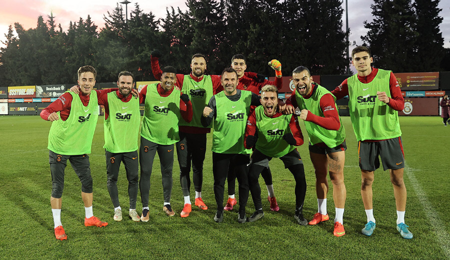 Galatasaray'dan iki isim Kasımpaşalı oluyor! Selçuk İnan istediği transferleri açıkladı