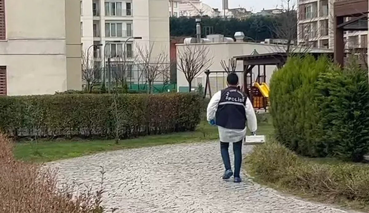 Sancaktepe'de korkunç olay: Bir evde 3'ü çocuk 4 kişi ölü bulundu Sancaktepe'de korkunç olay: Bir evde 3'ü çocuk 4 kişi ölü bulundu