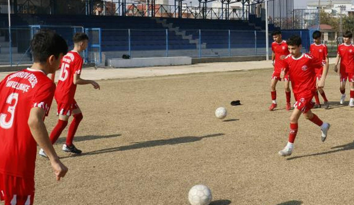 Galibiyet heyecanı yardım kaldı, futbolcuların en sevinçli günü kabusa döndü! '40 yılda ilk defa böylesini görüyorum'